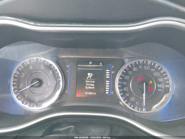 Продажа на аукционе авто 2016 Chrysler 200 Limited, vin: 1C3CCCAB6GN137225, номер лота: 43525025