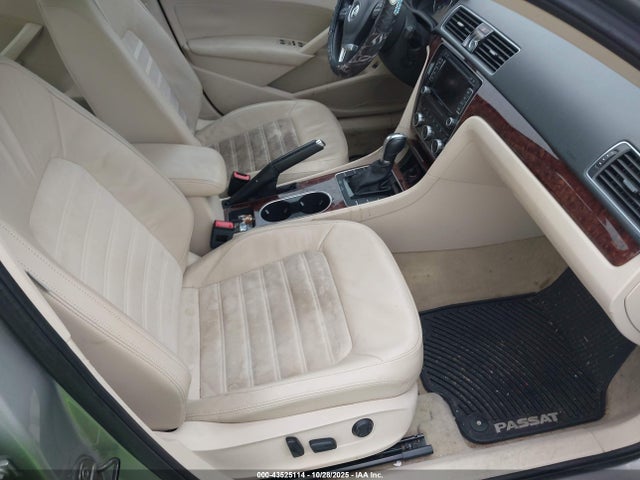 Aukcja sprzedaży 2013 Volkswagen Passat 2.0l Tdi Sel Premium, vin: 1VWCN7A3XDC095930, numer aukcji: 43525114