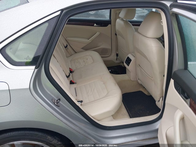 Aukcja sprzedaży 2013 Volkswagen Passat 2.0l Tdi Sel Premium, vin: 1VWCN7A3XDC095930, numer aukcji: 43525114