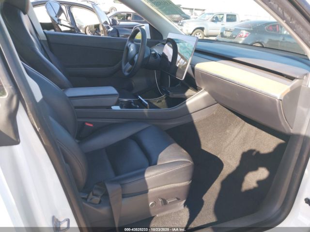 2021 TESLA MODEL Y 5YJYGDEE4MF098046 Photo 4