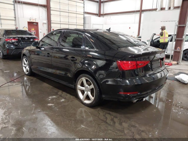 2015 AUDI A3 WAUACGFF1F1137593 Photo 2