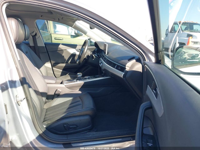 2017 AUDI A4 WAUANAF45HN000240 Photo 4