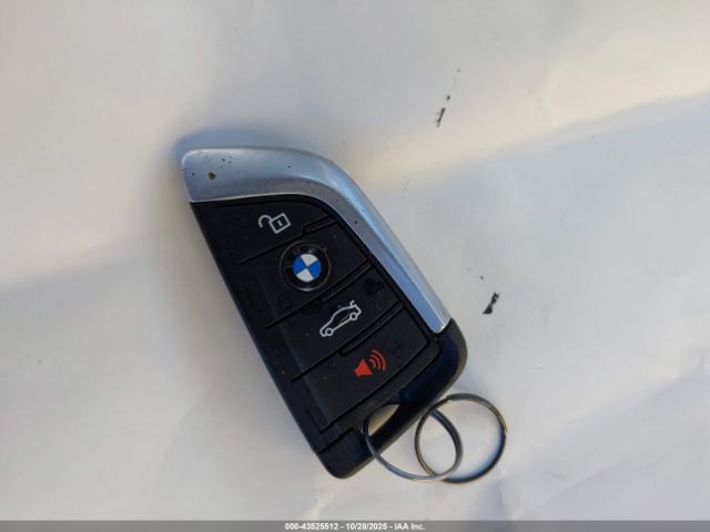 2019 BMW X3 5UXTR9C5XKLE15196 Photo 10