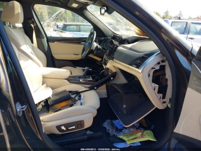 2019 BMW X3 5UXTR9C5XKLE15196 Photo 4