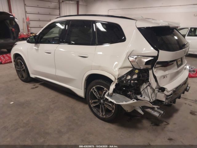 2024 BMW X1 WBX13EF04R5Y40544 Photo 2