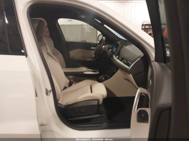 2024 BMW X1 WBX13EF04R5Y40544 Photo 4