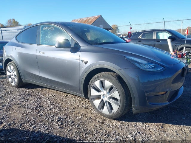2023 TESLA MODEL Y 7SAYGDEE2PA155722 Photo 0