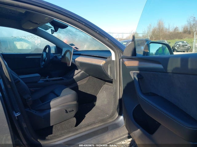 2023 TESLA MODEL Y 7SAYGDEE2PA155722 Photo 4