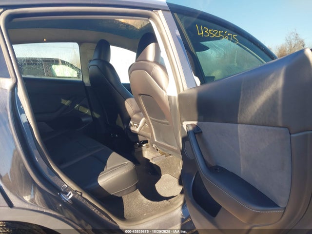 2023 TESLA MODEL Y 7SAYGDEE2PA155722 Photo 7