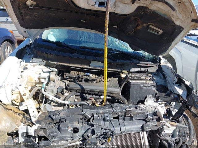 Продаж на аукціоні авто 2017 Nissan Rogue S, vin: KNMAT2MV2HP510270, номер лоту: 43525791