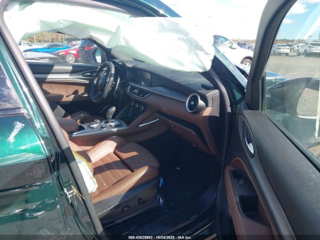 2021 ALFA ROMEO STELVIO ZASPAKBN4M7D15730 Photo 4