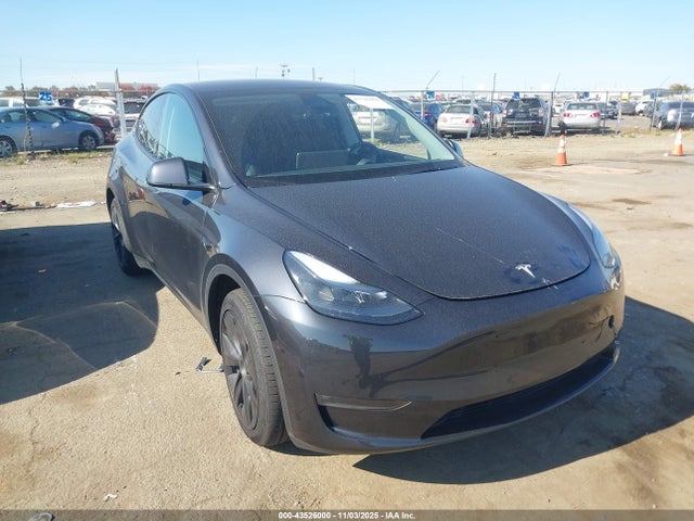 2025 TESLA MODEL Y 7SAYGAEE5SF252696 Photo 0