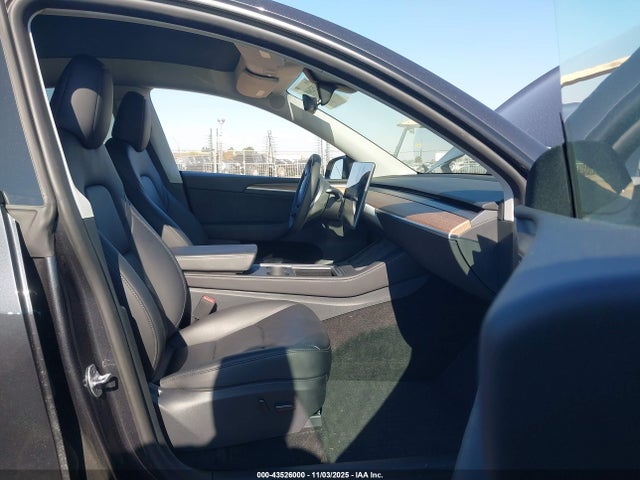 2025 TESLA MODEL Y 7SAYGAEE5SF252696 Photo 4