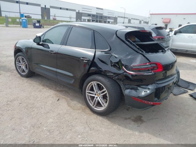 2018 PORSCHE MACAN WP1AA2A57JLB07147 Photo 2
