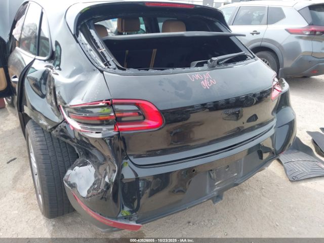 2018 PORSCHE MACAN WP1AA2A57JLB07147 Photo 5