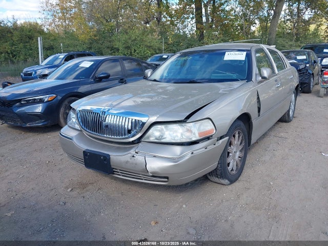 2009 LINCOLN TOWN CAR 2LNHM82V49X636493 Photo 1