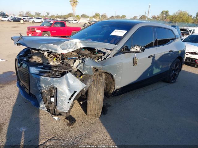 2025 BMW IX WB523CF06SCT60704 Photo 1