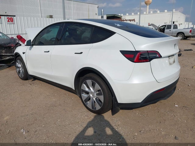 2023 TESLA MODEL Y 7SAYGDEE1PA095660 Photo 2