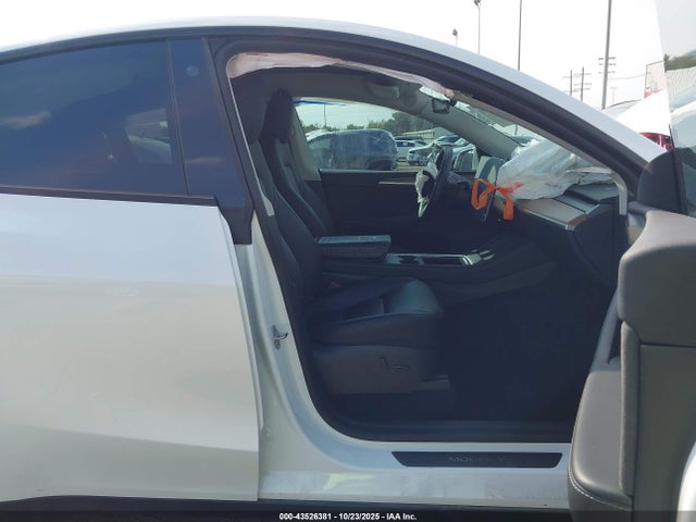 2023 TESLA MODEL Y 7SAYGDEE1PA095660 Photo 4