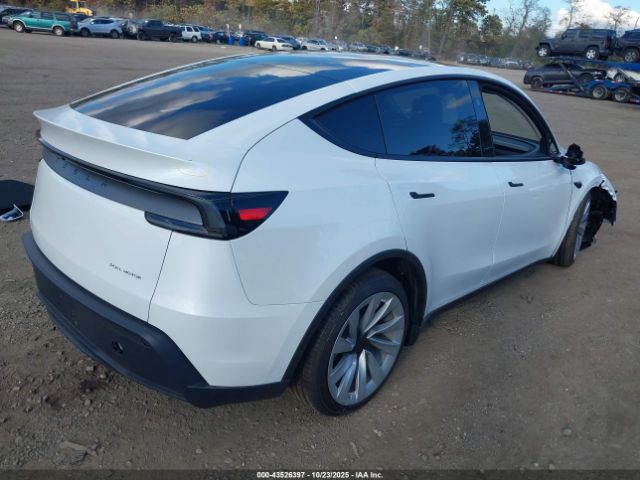 2026 TESLA MODEL Y 7SAYGDEEXTA471024 Photo 3