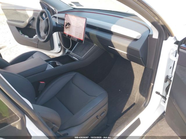 2026 TESLA MODEL Y 7SAYGDEEXTA471024 Photo 4