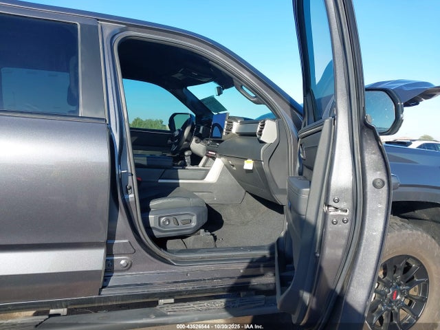 2025 TOYOTA TUNDRA HYBRID 5TFWC5DB1SX090196 Photo 4