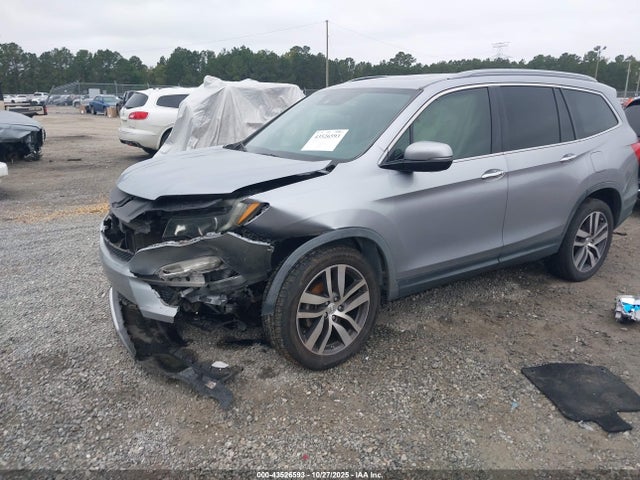 Honda Pilot Touring 2017 5FNYF5H90HB030940 Image 2