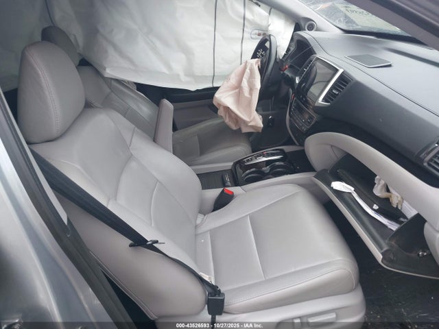 Honda Pilot Touring 2017 5FNYF5H90HB030940 Image 5