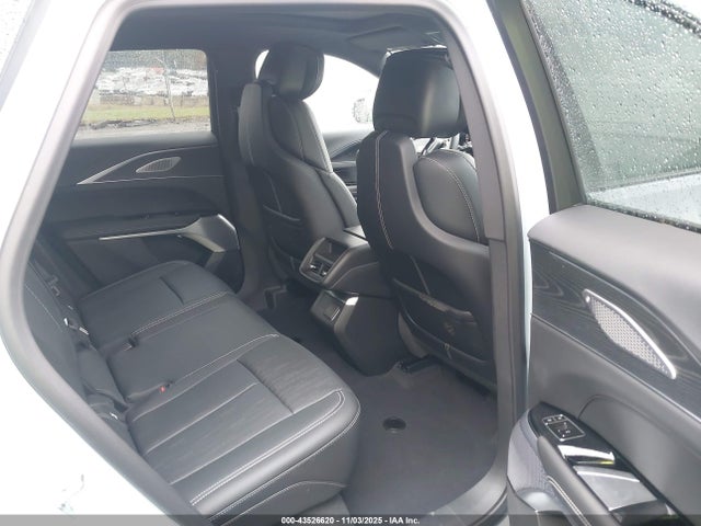 2025 CADILLAC LYRIQ 1GYKPWRL1SZ317847 Photo 7