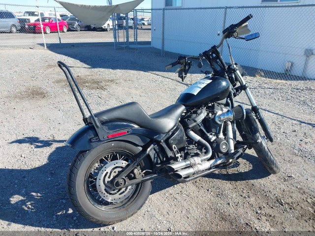 2019 HARLEY-DAVIDSON FXBB 1HD1YJJ67KB032603 Photo 3