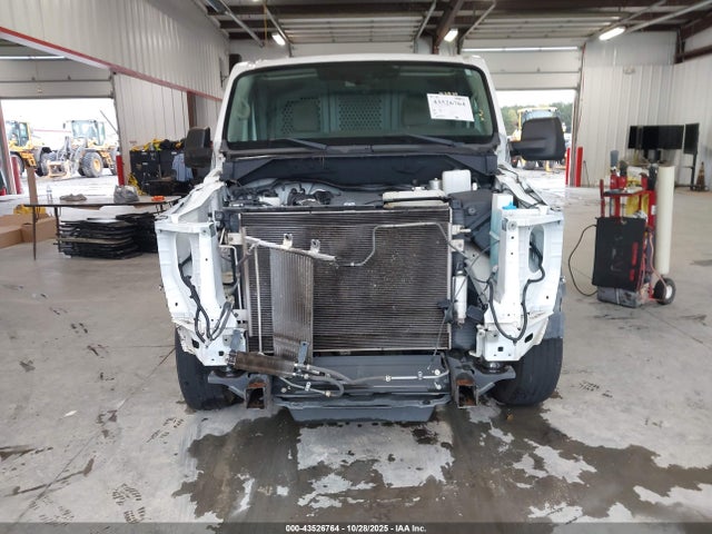 43526764 :رقم المزاد ، 1N6BF0KM8HN802265 vin ، 2017 Nissan Nv Cargo Nv1500 Sv V6 مزاد بيع