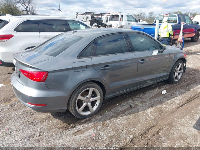 43526775 :رقم المزاد ، WAUACGFF8F1011859 vin ، 2015 Audi A3 1.8t Premium مزاد بيع