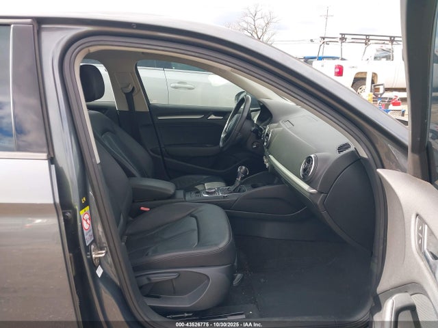 43526775 :رقم المزاد ، WAUACGFF8F1011859 vin ، 2015 Audi A3 1.8t Premium مزاد بيع