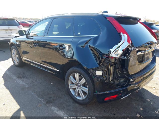 2016 VOLVO XC60 YV4902RM6G2780123 Photo 2
