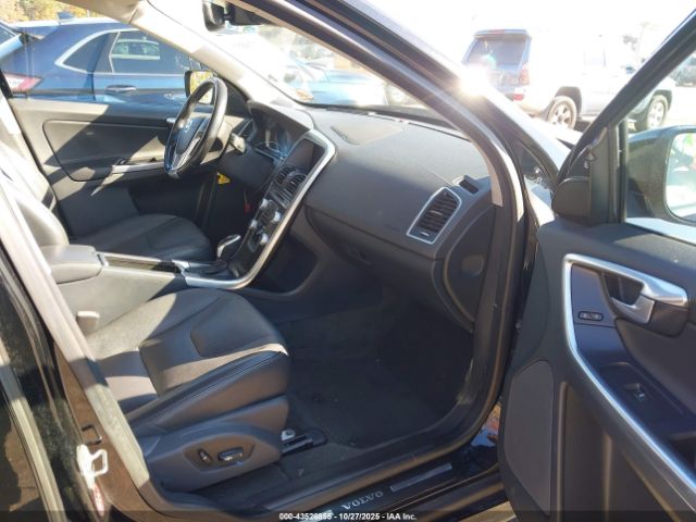2016 VOLVO XC60 YV4902RM6G2780123 Photo 4