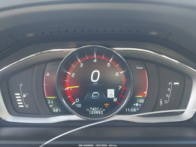 2016 VOLVO XC60 YV4902RM6G2780123 Photo 6