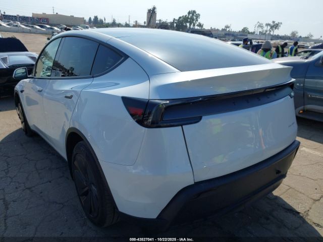 2026 TESLA MODEL Y 7SAYGDEE7TF348543 Photo 2