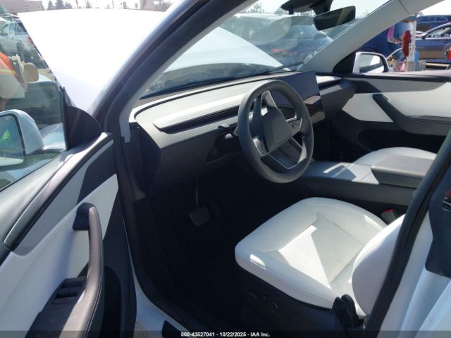 2026 TESLA MODEL Y 7SAYGDEE7TF348543 Photo 4