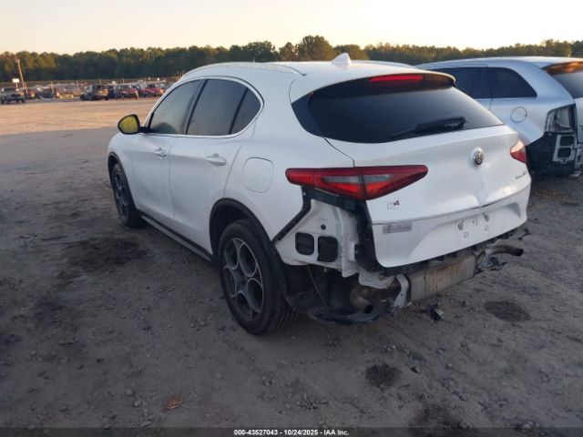 2018 ALFA ROMEO STELVIO ZASFAKBN9J7B76119 Photo 2