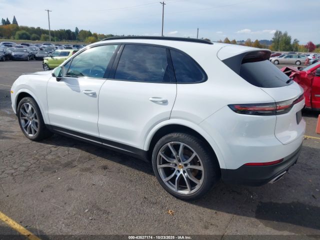 2021 PORSCHE CAYENNE WP1AA2AY9MDA04949 Photo 2