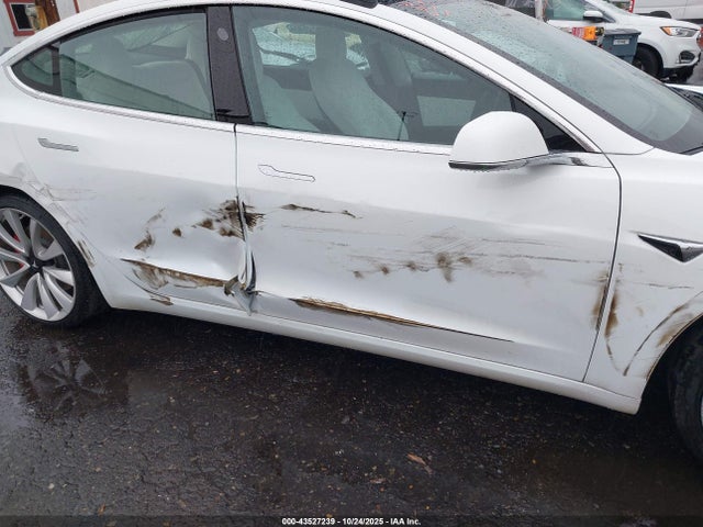 2018 TESLA MODEL 3 5YJ3E1EB8JF081475 Photo 5