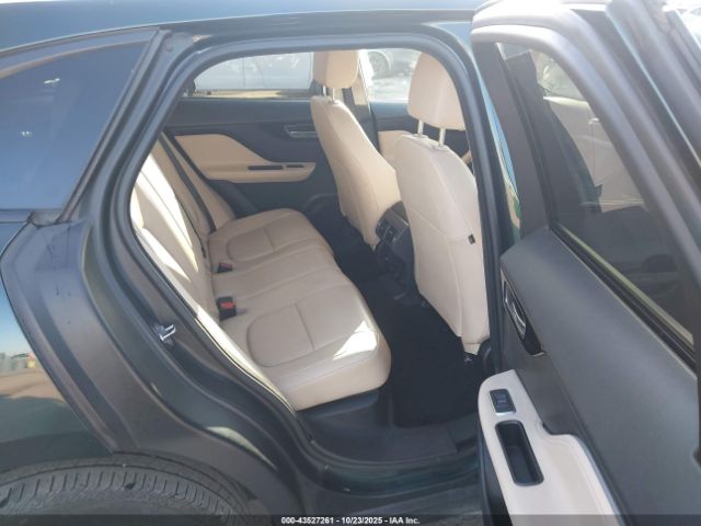2017 JAGUAR F-PACE SADCJ2BV3HA068642 Photo 7