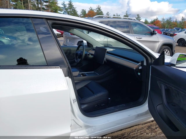 2021 TESLA MODEL 3 5YJ3E1EB1MF850001 Photo 4