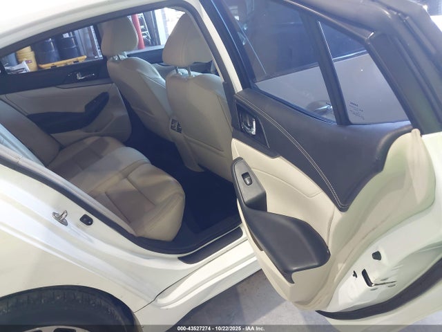 Nissan Maxima 2018 1N4AA6AP2JC371232 Image 8