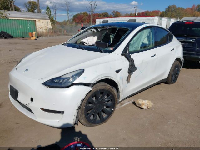 2022 TESLA MODEL Y 7SAYGDEE0NF379863 Photo 1