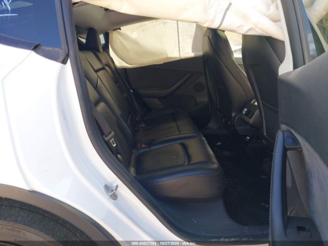 2022 TESLA MODEL Y 7SAYGDEE0NF379863 Photo 7