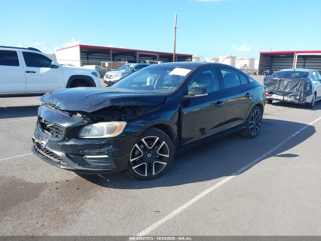 2017 VOLVO S60 YV126MFL7H2421871 Photo 1