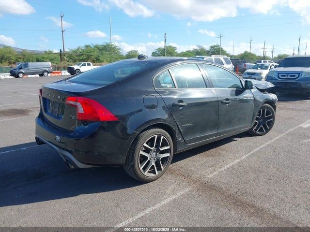 2017 VOLVO S60 YV126MFL7H2421871 Photo 3