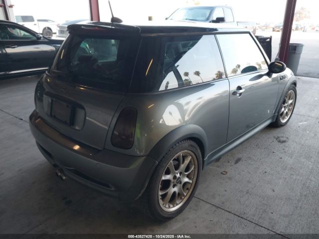 2006 MINI COOPER S WMWRE33516TL24953 Photo 3