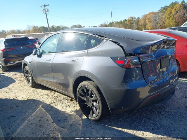 2023 TESLA MODEL Y 7SAYGDEE9PF624145 Photo 2